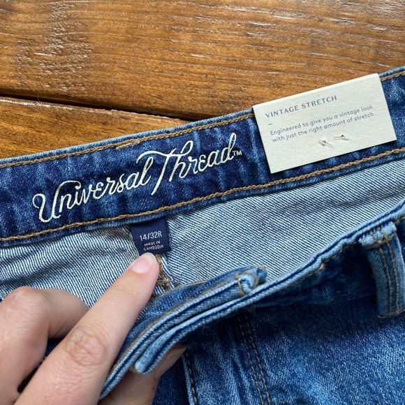 NWT Universal Thread High-rise jean shorts - Picture 8 of 9